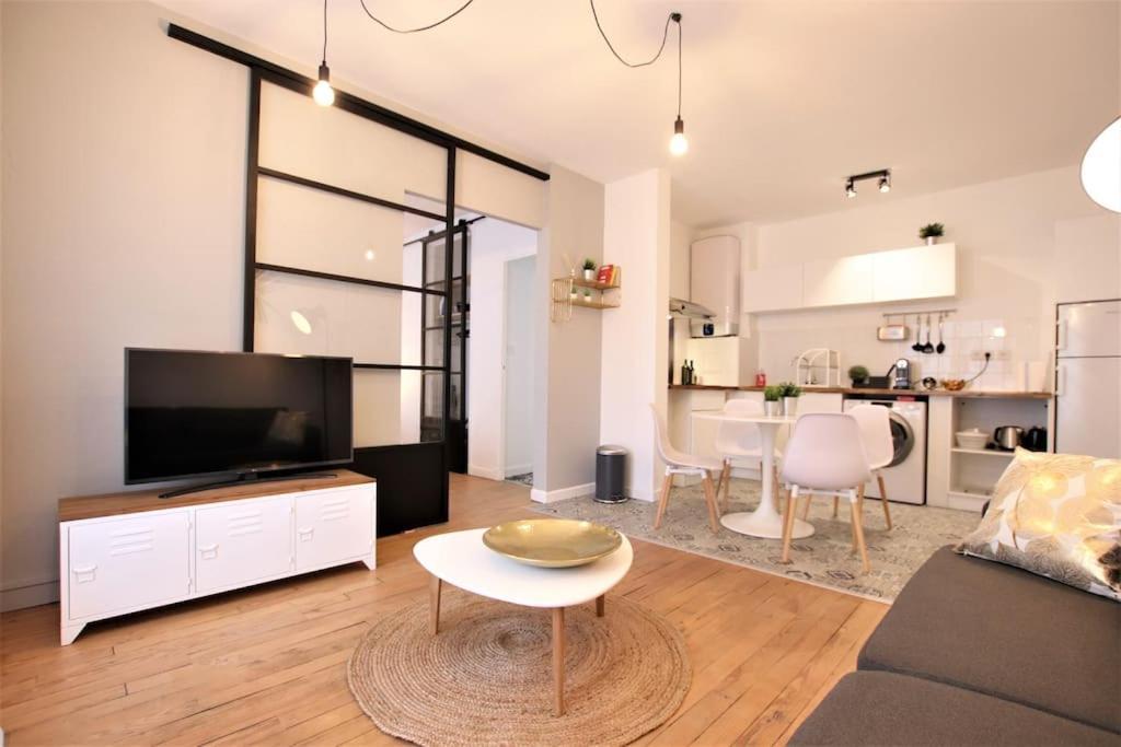 Appartement Grand T2 Climatise Proche Place Dupuy *